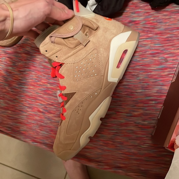 Jordan 6 British Khaki - Picture 10 of 14
